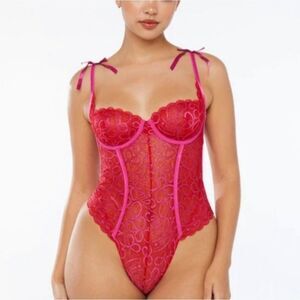 READ* Savage X Fenty Ribbon Writing Lace Teddy "Bite Me" Gogi Berry Red Pink 1X